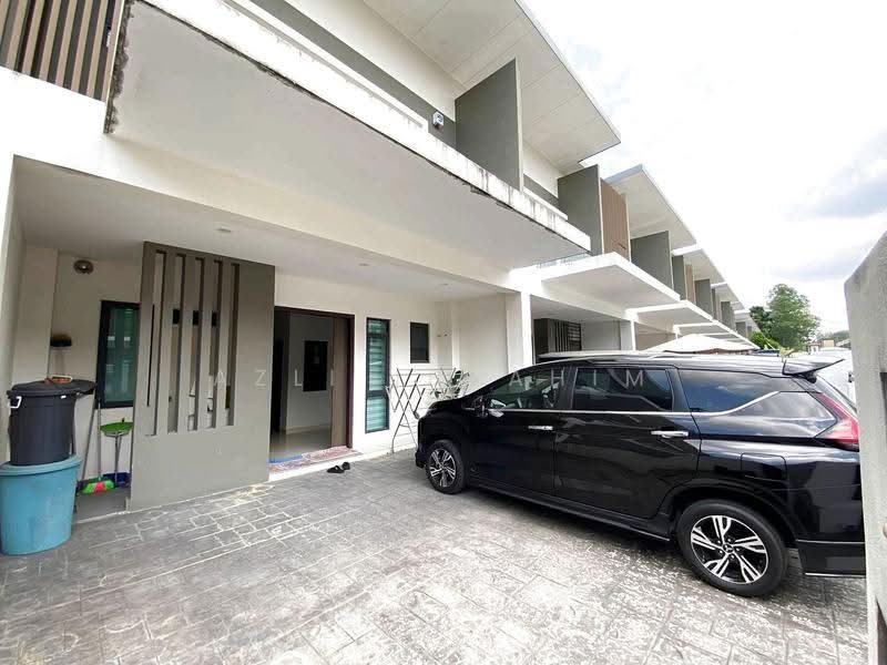 2-storey Terraced House for Sale in Semenyih (Selangor) - Azli Ibrahim - Exterior - PropertyGuru.com.my