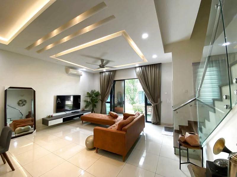 2-storey Terraced House for Sale in Semenyih (Selangor) - Azli Ibrahim - Living Room - PropertyGuru.com.my