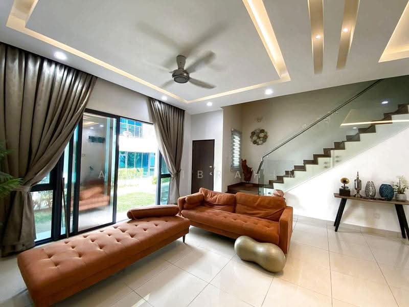 2-storey Terraced House for Sale in Semenyih (Selangor) - Azli Ibrahim - Living Room - PropertyGuru.com.my