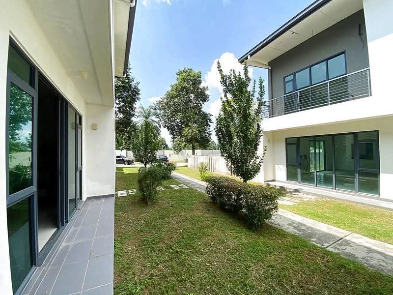 2-storey Terraced House for Sale in Semenyih (Selangor) - Azli Ibrahim - Exterior - PropertyGuru.com.my
