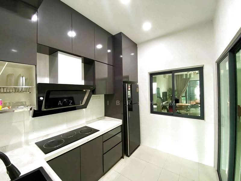 2-storey Terraced House for Sale in Semenyih (Selangor) - Azli Ibrahim - Kitchen - PropertyGuru.com.my