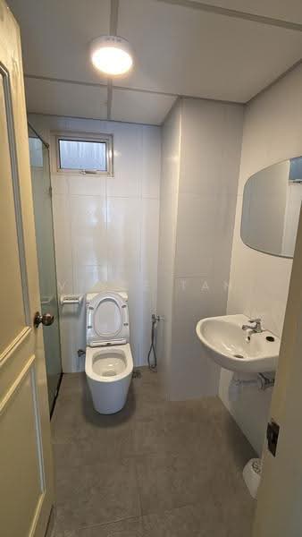 Condominium for Rent at Gold Coast Resort Condominium - Vince Tan - Bathroom - PropertyGuru.com.my