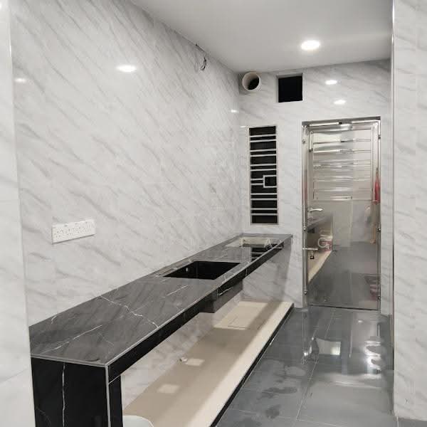 Rumah Teres untuk Disewa di Austin (Johor Bahru) - Jason Tang - Kitchen - PropertyGuru.com.my