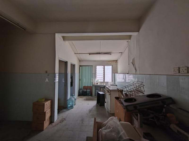 2-storey Terraced House for Sale in Taman Maluri (Cheras) - Azli Ibrahim - Kitchen - PropertyGuru.com.my