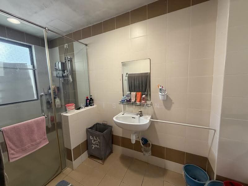 3-storey Terraced House for Sale in Taman Bukit Prima (Cheras) - Kris Tan - Bathroom - PropertyGuru.com.my
