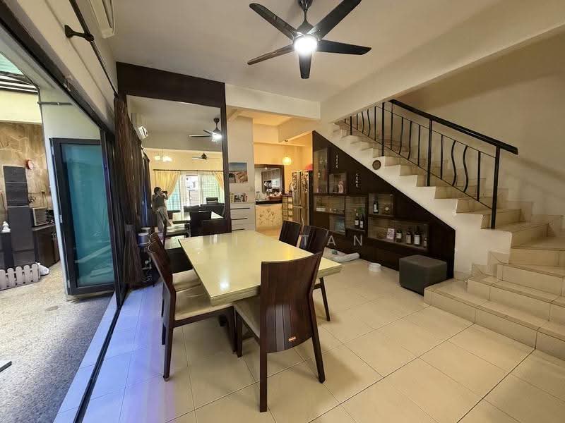 3-storey Terraced House for Sale in Taman Bukit Prima (Cheras) - Kris Tan - Dining Room - PropertyGuru.com.my
