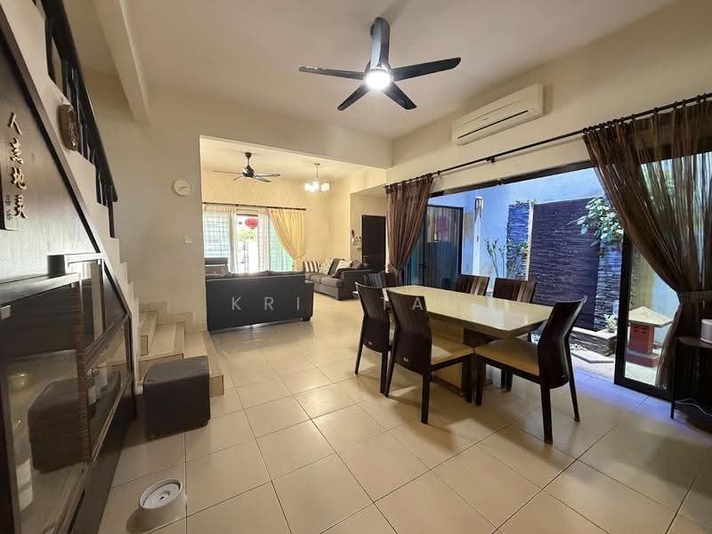 3-storey Terraced House for Sale in Taman Bukit Prima (Cheras) - Kris Tan - Living Room - PropertyGuru.com.my