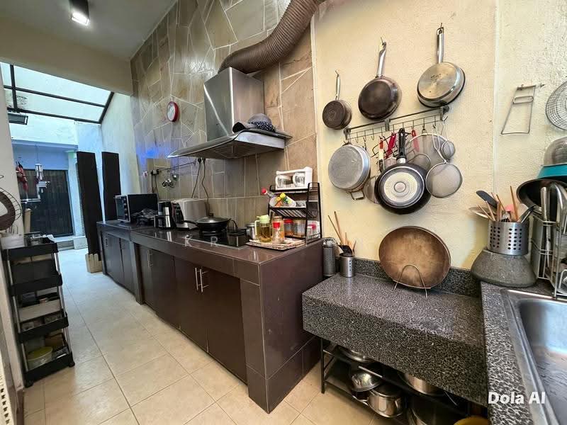 3-storey Terraced House for Sale in Taman Bukit Prima (Cheras) - Kris Tan - Kitchen - PropertyGuru.com.my