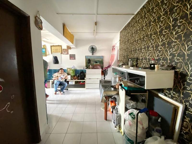 Rumah Flat untuk Dijual di Taman Cahaya - Azli Ibrahim - Living Room - PropertyGuru.com.my