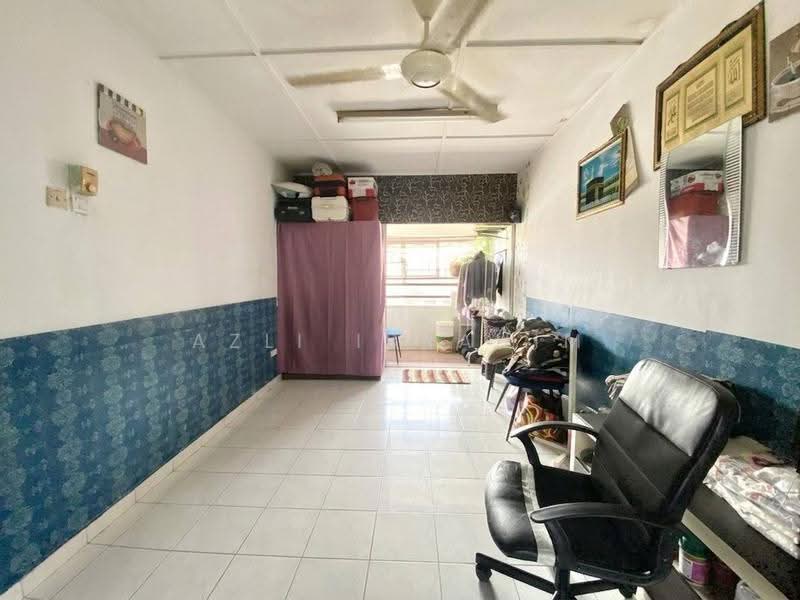 Rumah Flat untuk Dijual di Taman Cahaya - Azli Ibrahim - Living Room - PropertyGuru.com.my