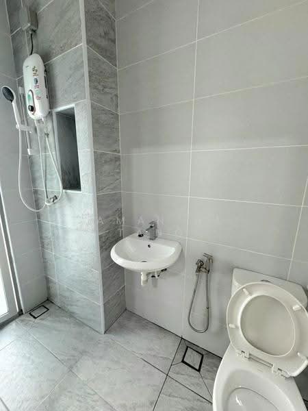 Kondominium untuk Disewa di KSL Residence 2 @ Kangkar Tebrau - Samantha Tang - Bathroom - PropertyGuru.com.my
