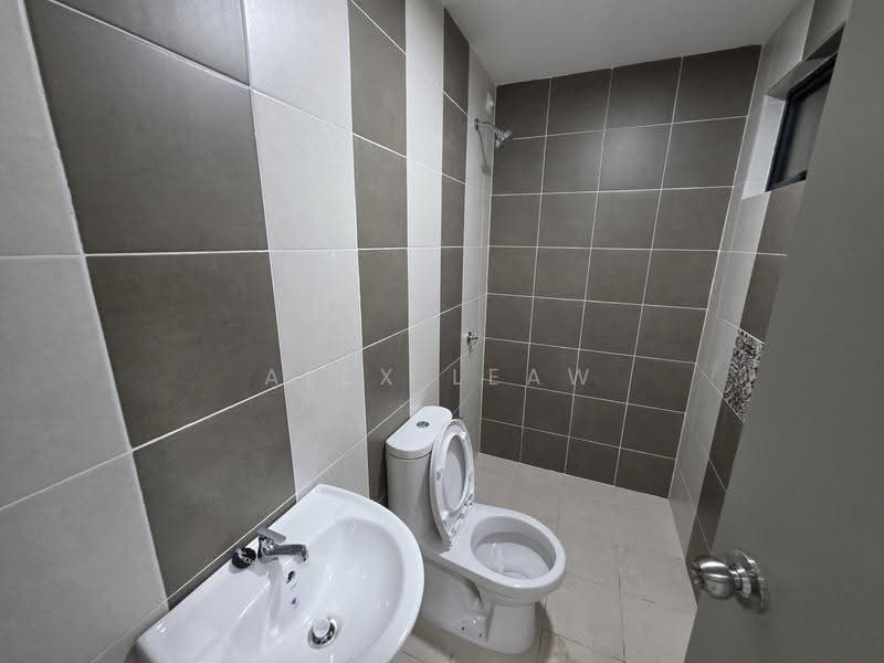 Kediaman Servis untuk Disewa di Residensi Mutiara Emas Kajang - Alex Leaw - Bathroom - PropertyGuru.com.my