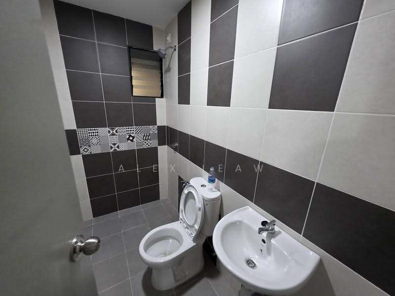 Kediaman Servis untuk Disewa di Residensi Mutiara Emas Kajang - Alex Leaw - Bathroom - PropertyGuru.com.my