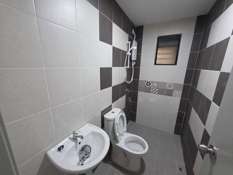 Kediaman Servis untuk Disewa di Residensi Mutiara Emas Kajang - Alex Leaw - Bathroom - PropertyGuru.com.my