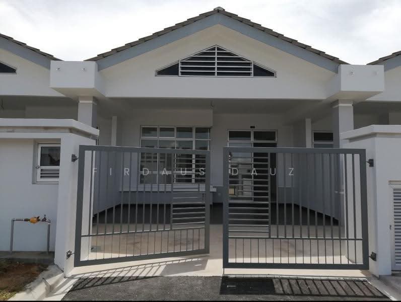 Rumah Teres 1-Tingkat untuk Dijual di Taman Sri Penawar (Pengerang) - Firdaus Dauz - Exterior - PropertyGuru.com.my