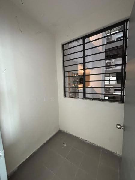 Kediaman Servis untuk Dijual di E'Island Lake Haven - Wilson Tan - Interior - PropertyGuru.com.my
