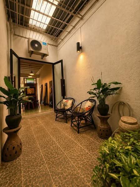 Rumah Teres 2-Tingkat untuk Disewa di Pulau Tikus (Penang) - KK Kwok - Entrance - PropertyGuru.com.my