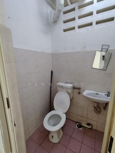 Rumah Flat untuk Disewa di Flat Mahkota Cheras (L6 L7 L8 L9) - Benny Lee - Bathroom - PropertyGuru.com.my