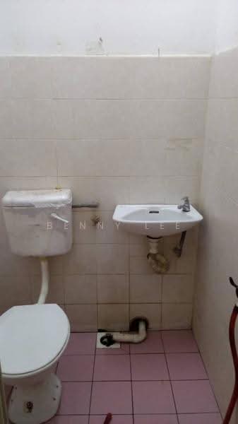 Rumah Flat untuk Disewa di Flat Mahkota Cheras (L6 L7 L8 L9) - Benny Lee - Bathroom - PropertyGuru.com.my
