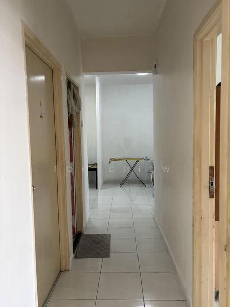 Pangsapuri untuk Dijual di Sri Akasia - Tom Chiew - Corridor - PropertyGuru.com.my