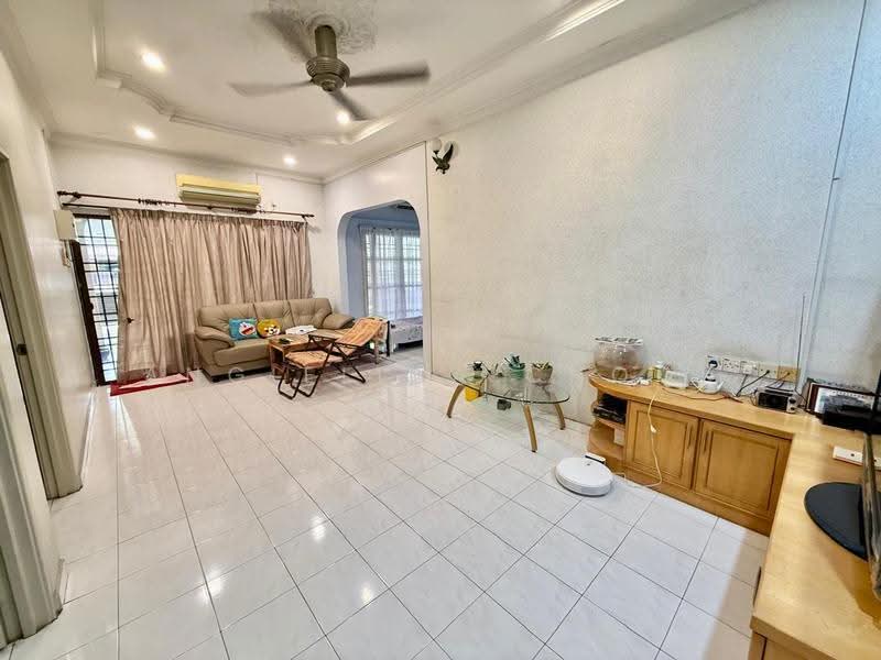 Rumah Teres 1-Tingkat untuk Dijual di Taman Bercham Baru (Ipoh) - Angielina Chooi - Living Room - PropertyGuru.com.my