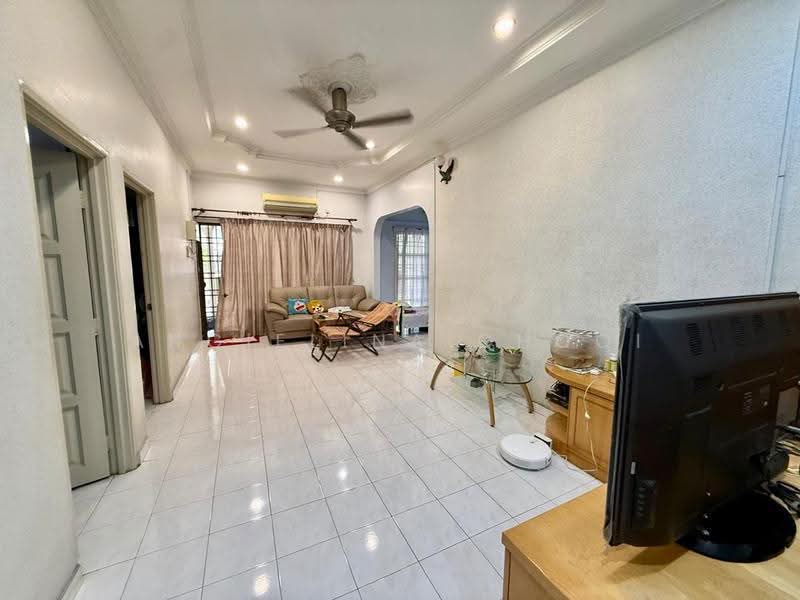Rumah Teres 1-Tingkat untuk Dijual di Taman Bercham Baru (Ipoh) - Angielina Chooi - Living Room - PropertyGuru.com.my
