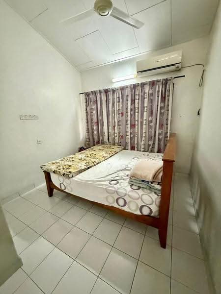 Rumah Teres 1-Tingkat untuk Dijual di Taman Bercham Baru (Ipoh) - Angielina Chooi - Bedroom - PropertyGuru.com.my
