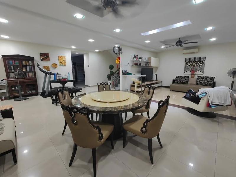 Semi-Detached House for Sale in Taman Vista Mutiara (Bandar Sungai Long) - Chris Lim Pek Yean - Living Room - PropertyGuru.com.my