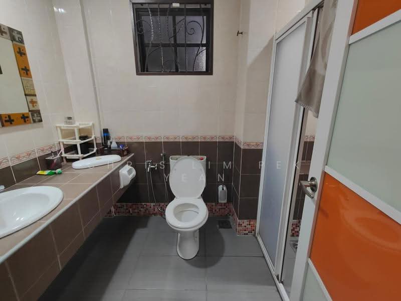 Semi-Detached House for Sale in Taman Vista Mutiara (Bandar Sungai Long) - Chris Lim Pek Yean - Bathroom - PropertyGuru.com.my