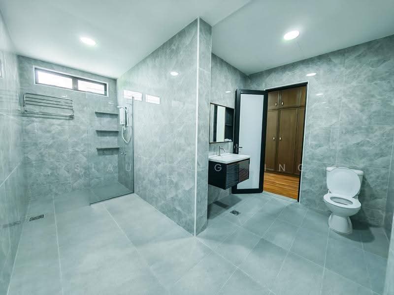 Semi-Detached House for Rent in Taman Sutera Utama (Skudai) - Siau Tong Ling - Bathroom - PropertyGuru.com.my