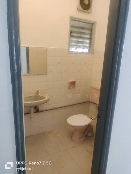2-storey Terraced House for Rent in Usj 2 (Subang Jaya) - Joey Wong - Bathroom - PropertyGuru.com.my
