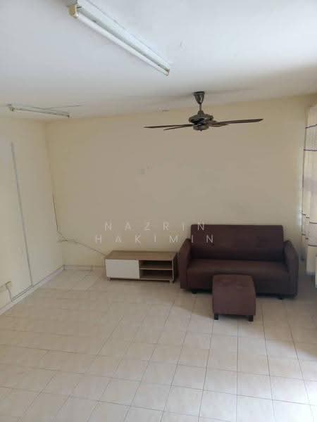 2-storey Terraced House for Sale in Bandar Saujana Putra (Tanjong Duabelas) - Nazrin Hakimin - Living Room - PropertyGuru.com.my