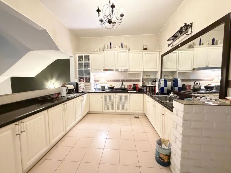 Rumah Berkembar untuk Dijual di Taman Vista Mutiara (Bandar Sungai Long) - Chris Lim Pek Yean - Kitchen - PropertyGuru.com.my