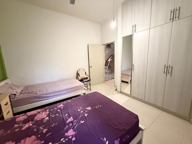 Rumah Berkembar untuk Dijual di Taman Vista Mutiara (Bandar Sungai Long) - Chris Lim Pek Yean - Bedroom - PropertyGuru.com.my