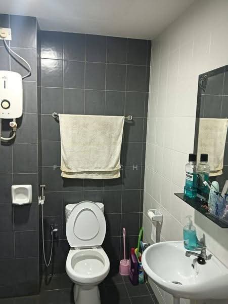 Kondominium untuk Dijual di Scott Towers @ Larkin JB - Fion Choo - Bathroom - PropertyGuru.com.my