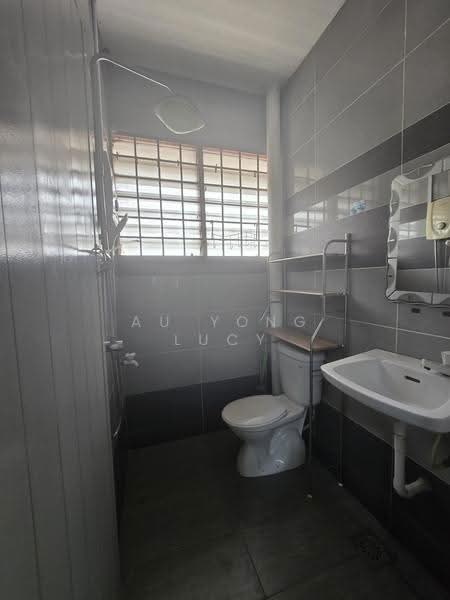 1-storey Terraced House for Rent in Bandar Baru Permas Jaya (Permas Jaya) - Au Yong Lucy - Bathroom - PropertyGuru.com.my