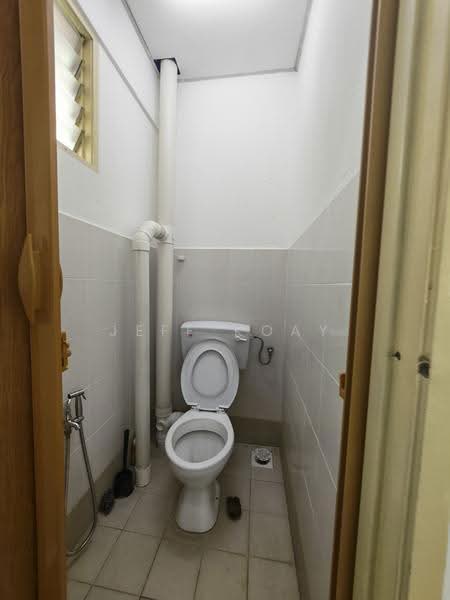 Rumah Flat untuk Disewa di Desa Pinang 2 - Jeff Koay - Bathroom - PropertyGuru.com.my
