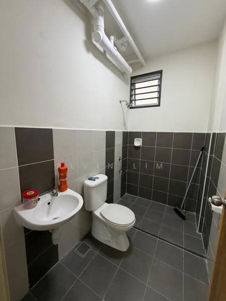 Apartment for Rent at Senibong Indah - Alvin Lim - Bathroom - PropertyGuru.com.my