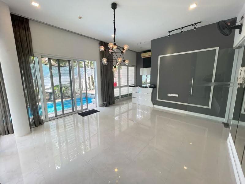 Bungalow House for Rent in Sunway Damansara (Kota Damansara) - MT Tiu - Living Room - PropertyGuru.com.my