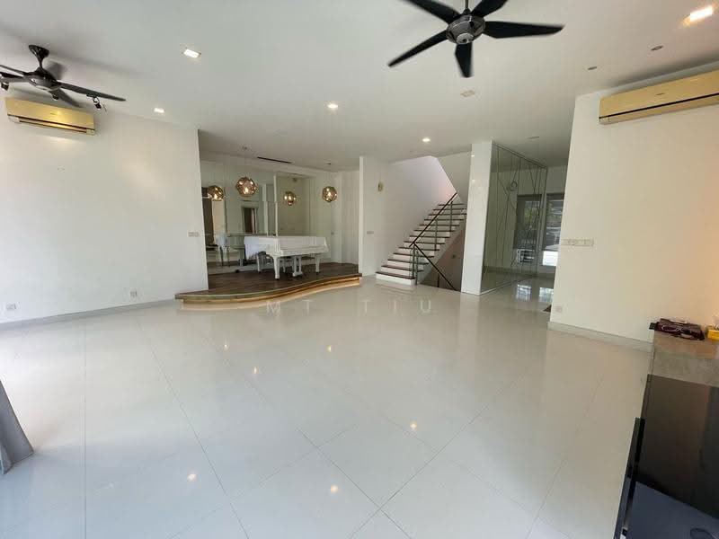 Bungalow House for Rent in Sunway Damansara (Kota Damansara) - MT Tiu - Living Room - PropertyGuru.com.my