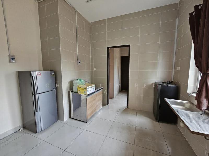 Rumah Berkembar untuk Dijual di Bandar Sungai Long (Selangor) - Chris Lim Pek Yean - Kitchen - PropertyGuru.com.my
