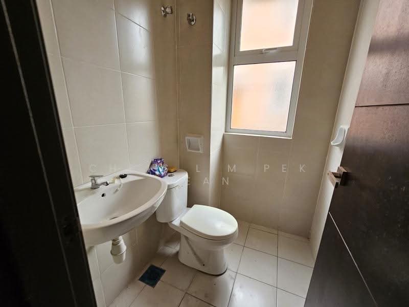 Rumah Berkembar untuk Dijual di Bandar Sungai Long (Selangor) - Chris Lim Pek Yean - Bathroom - PropertyGuru.com.my