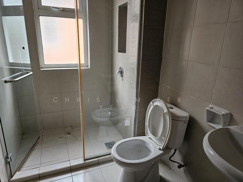 Rumah Berkembar untuk Dijual di Bandar Sungai Long (Selangor) - Chris Lim Pek Yean - Bathroom - PropertyGuru.com.my