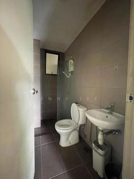 Kondominium untuk Disewa di Sutera Pines - Benny Lee - Bathroom - PropertyGuru.com.my