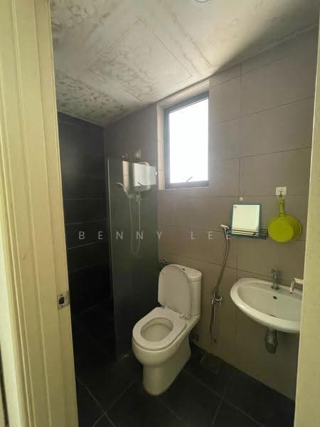 Kondominium untuk Disewa di Sutera Pines - Benny Lee - Bathroom - PropertyGuru.com.my