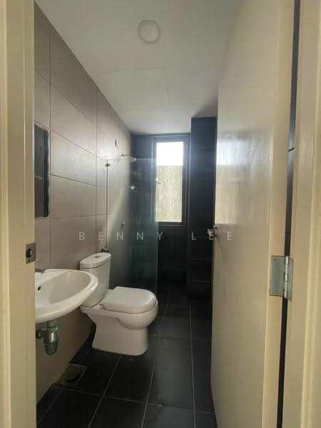 Kondominium untuk Disewa di Sutera Pines - Benny Lee - Bathroom - PropertyGuru.com.my