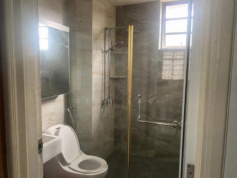 Kondominium untuk Disewa di Stulang View - Sean Lau - Bathroom - PropertyGuru.com.my