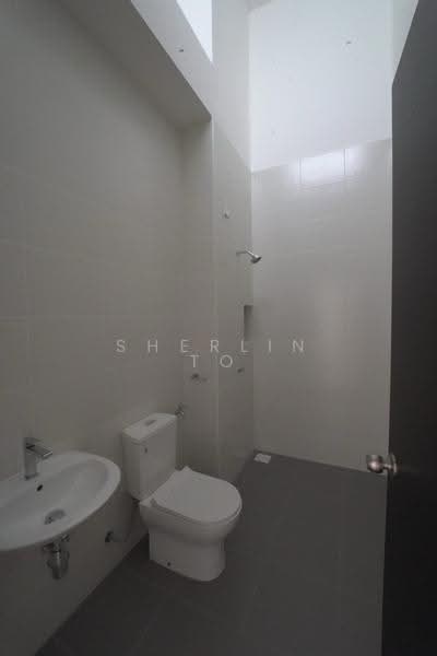 Cluster House for Sale in Iskandar Puteri (Nusajaya) (Johor) - Sherlin To - Bathroom - PropertyGuru.com.my