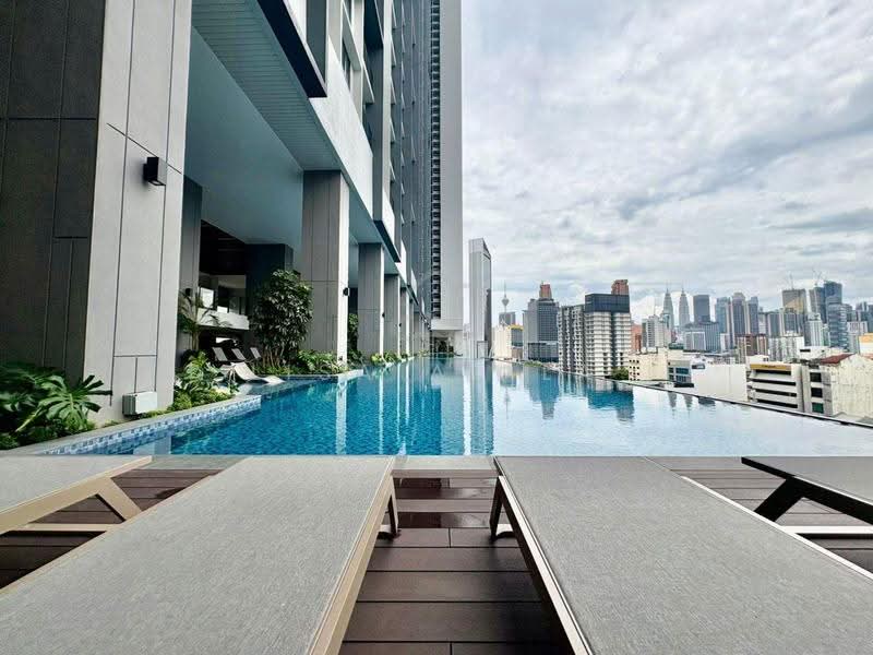 Kondominium untuk Dijual di Skyline KL - Lisa Azila - Pool - PropertyGuru.com.my