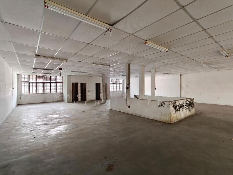 Shop for Sale in Taman Perwira Indah (Simpang Ampat) - Magnumm Ong Theng Shen - Interior - PropertyGuru.com.my